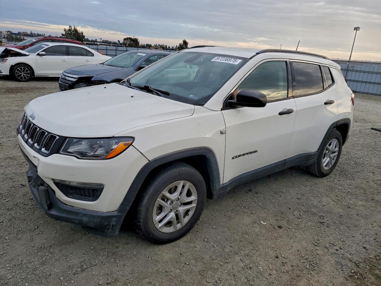 Salvage Jeep Compass Image