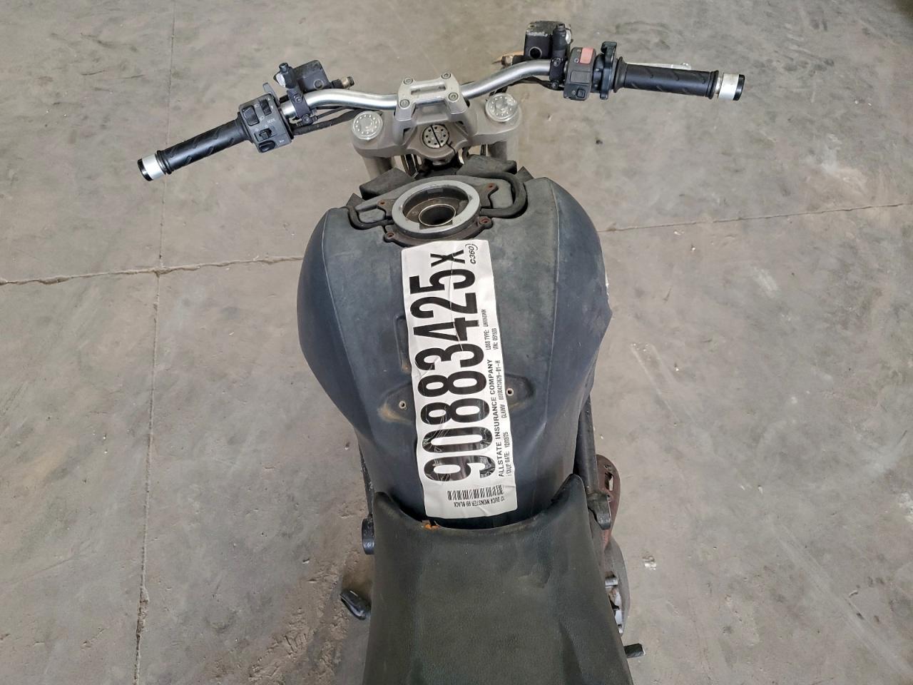 Ducati Monster 696