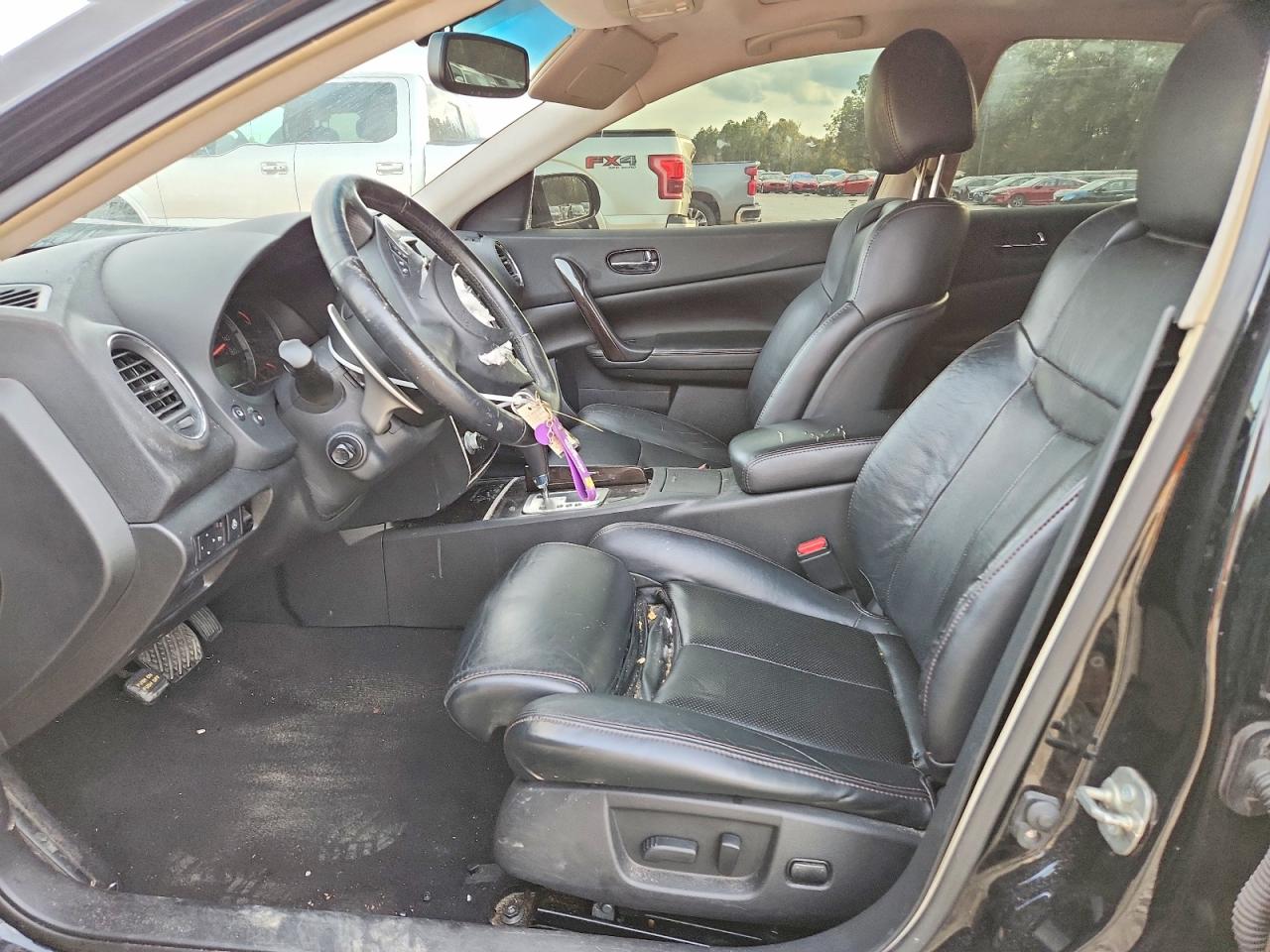 Nissan Maxima S