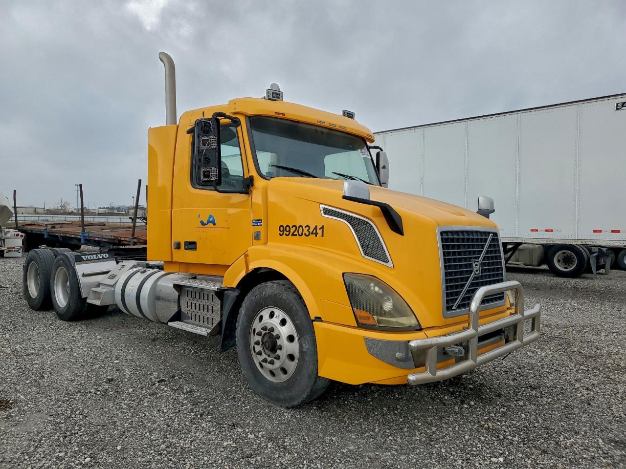 Salvage Volvo Vnl Image