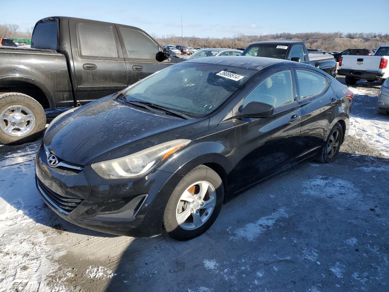 Salvage Hyundai ELANTRA Image
