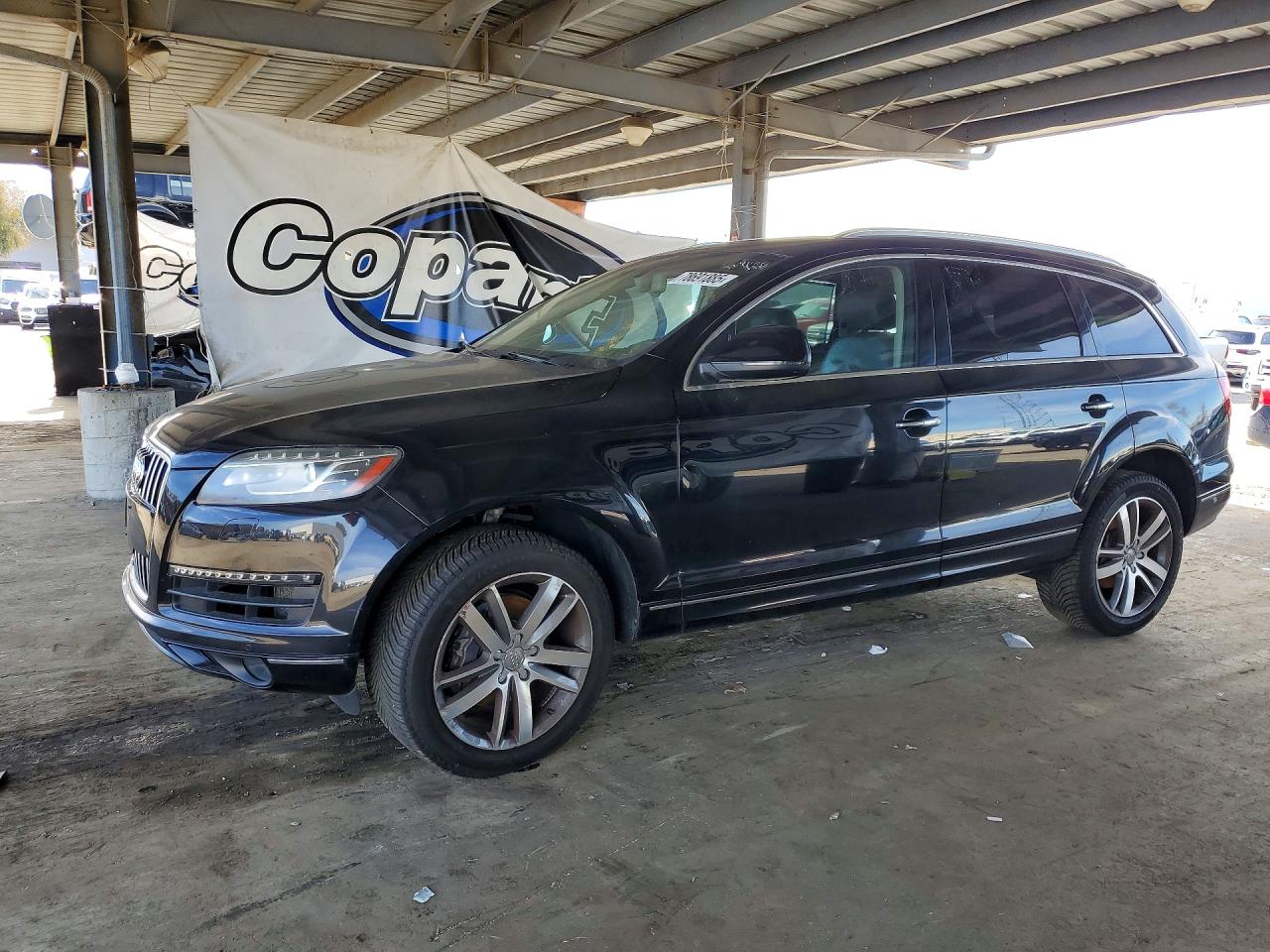 Salvage Audi Q7 Image