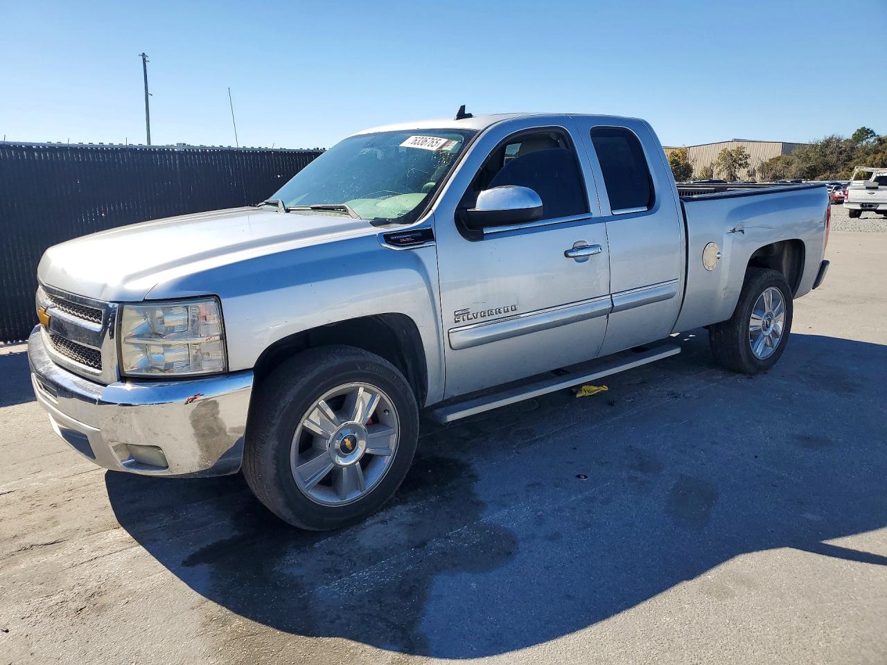 Salvage Chevrolet Silverado Image