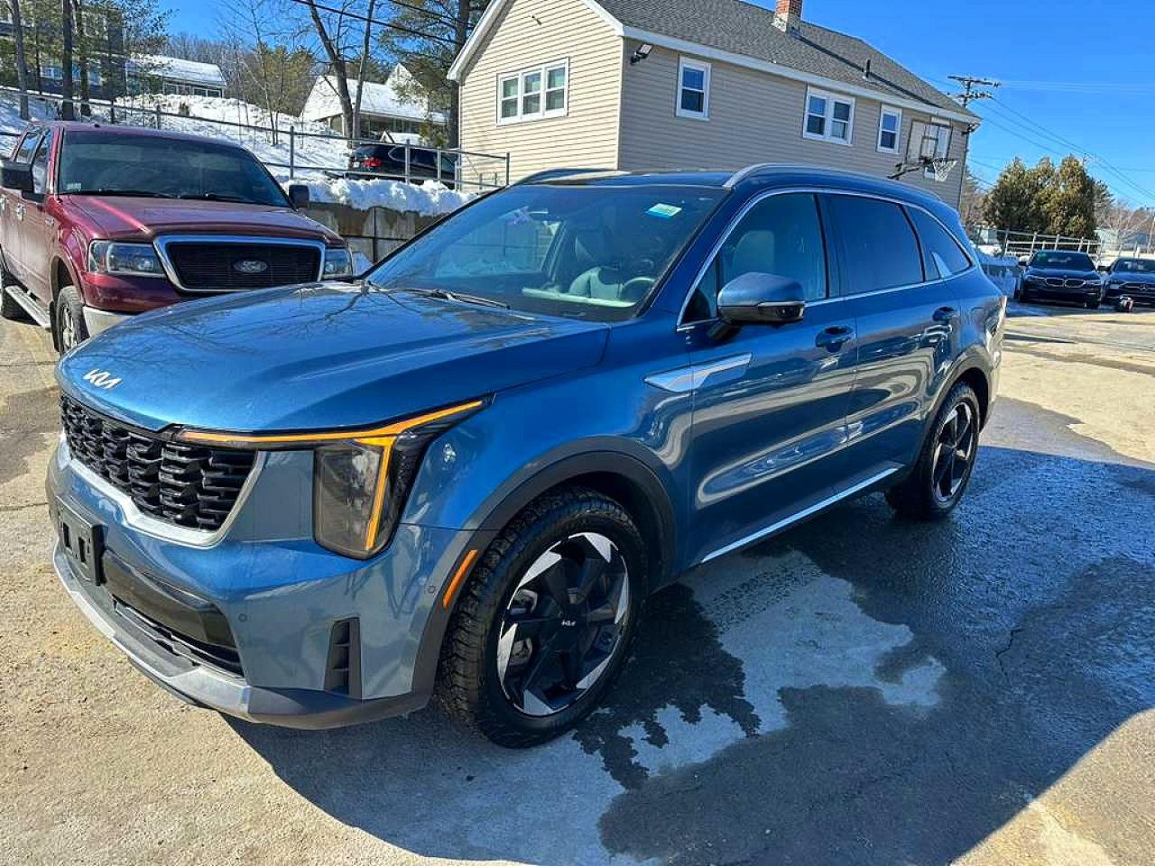 Salvage Kia Sorento Image