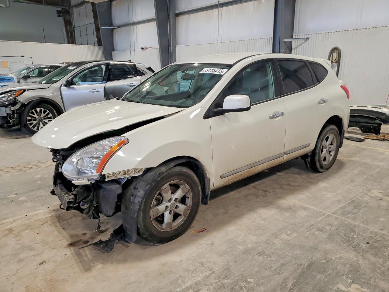 Salvage Nissan Rogue Image