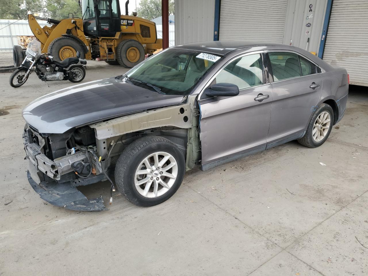 Salvage Ford Taurus Image