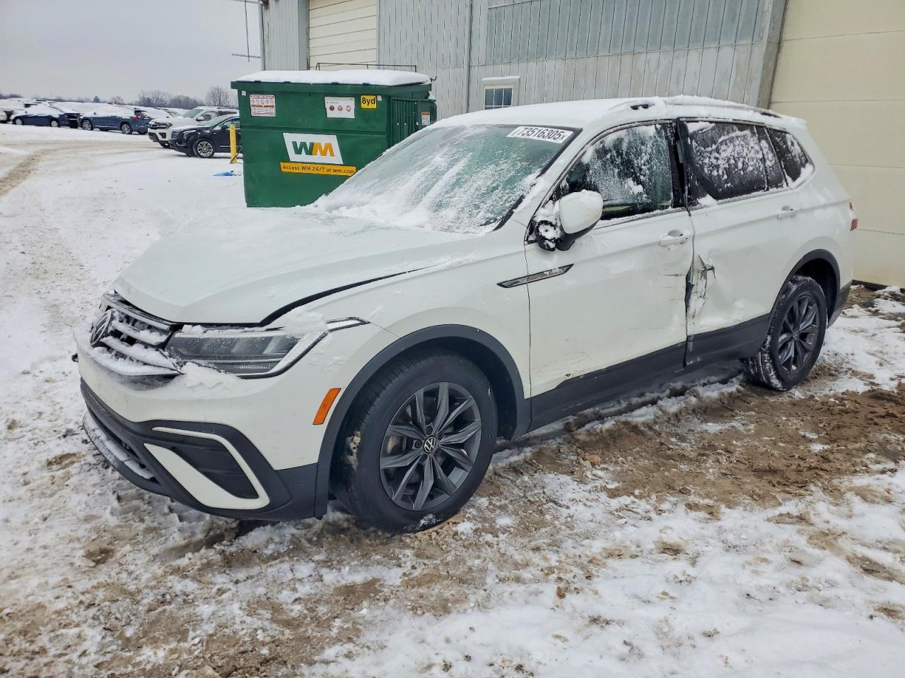 Salvage Volkswagen Tiguan Image