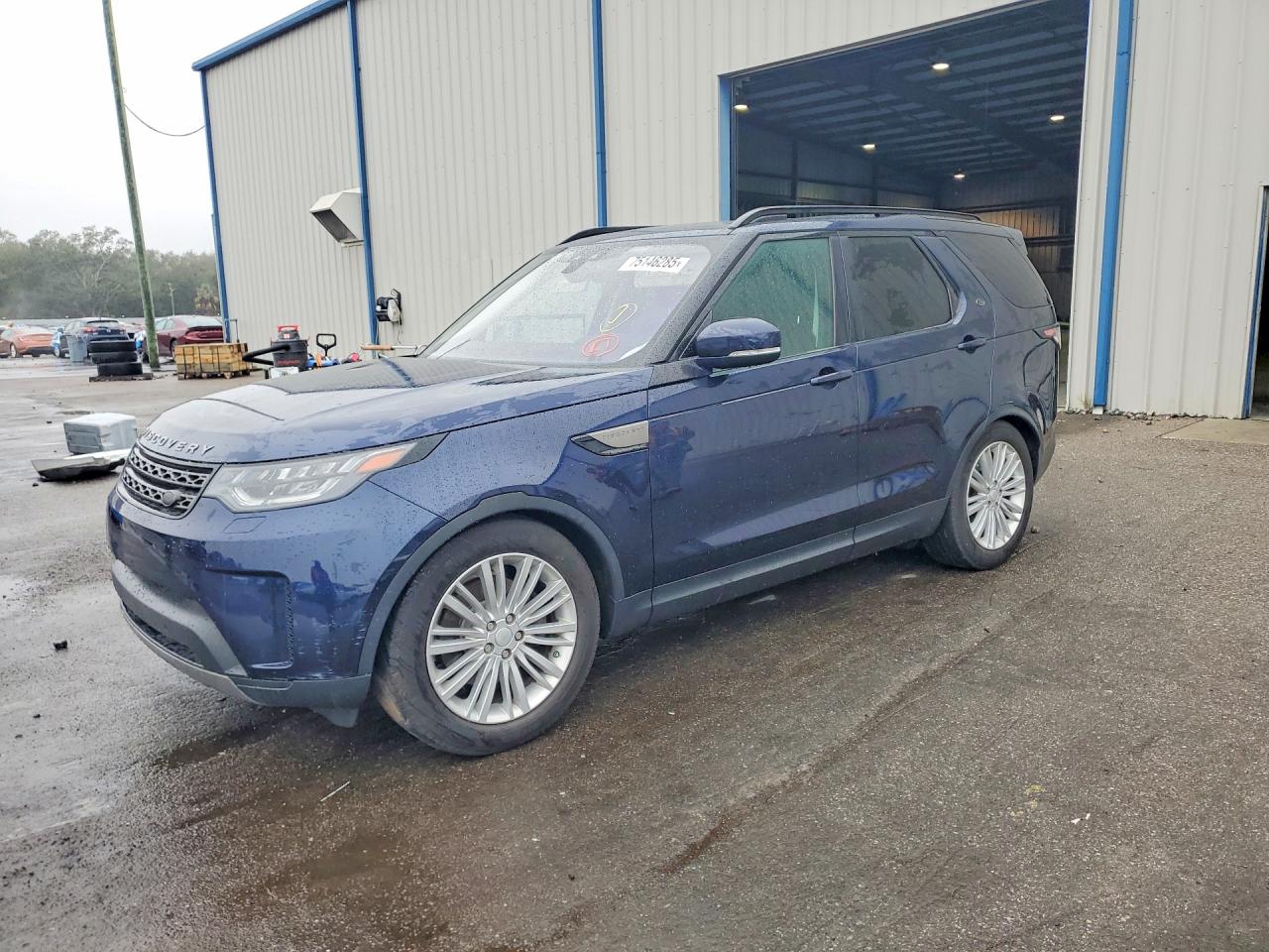 Salvage Land Rover Discovery Image