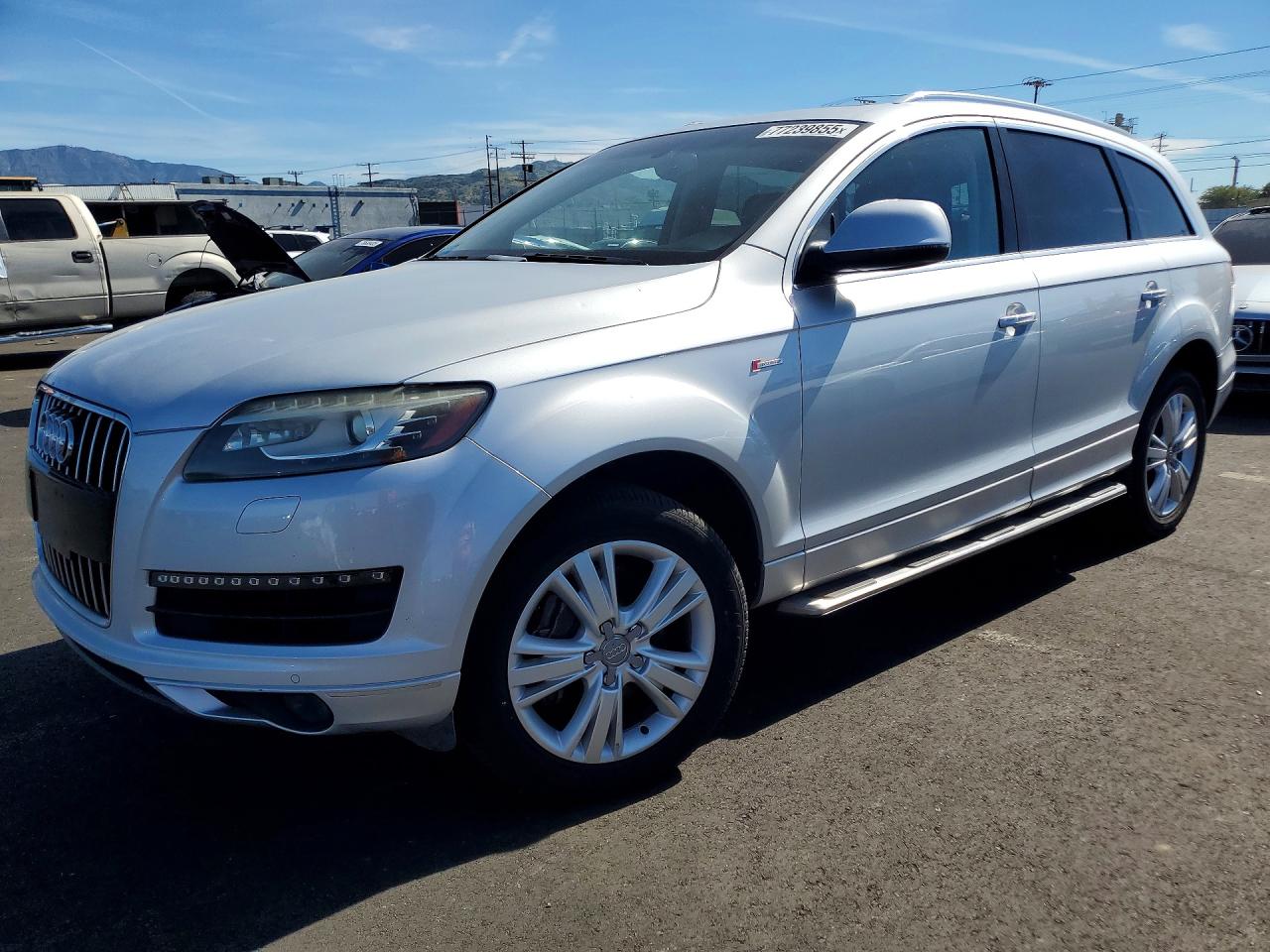 Salvage Audi Q7 Image