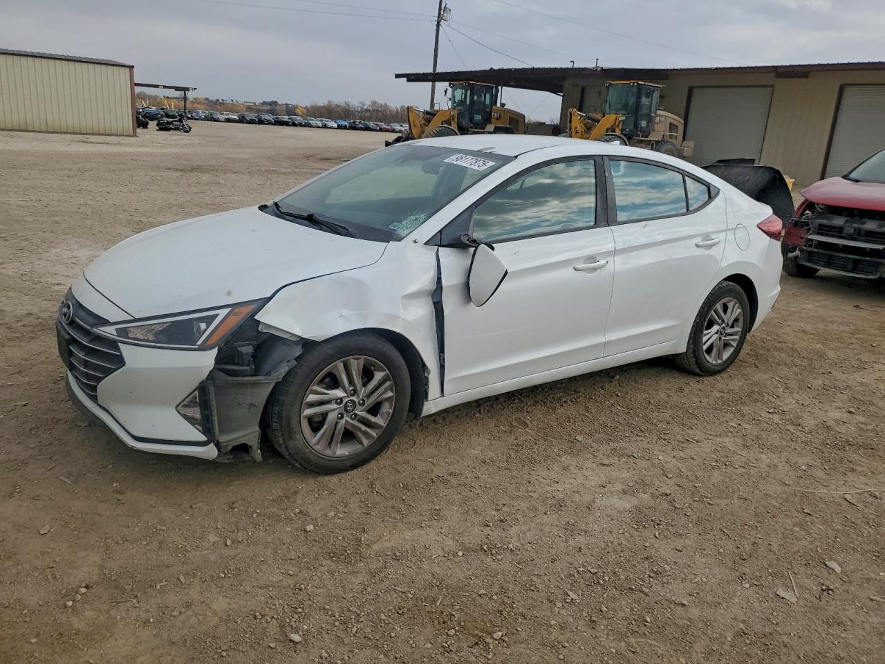 Salvage Hyundai ELANTRA Image