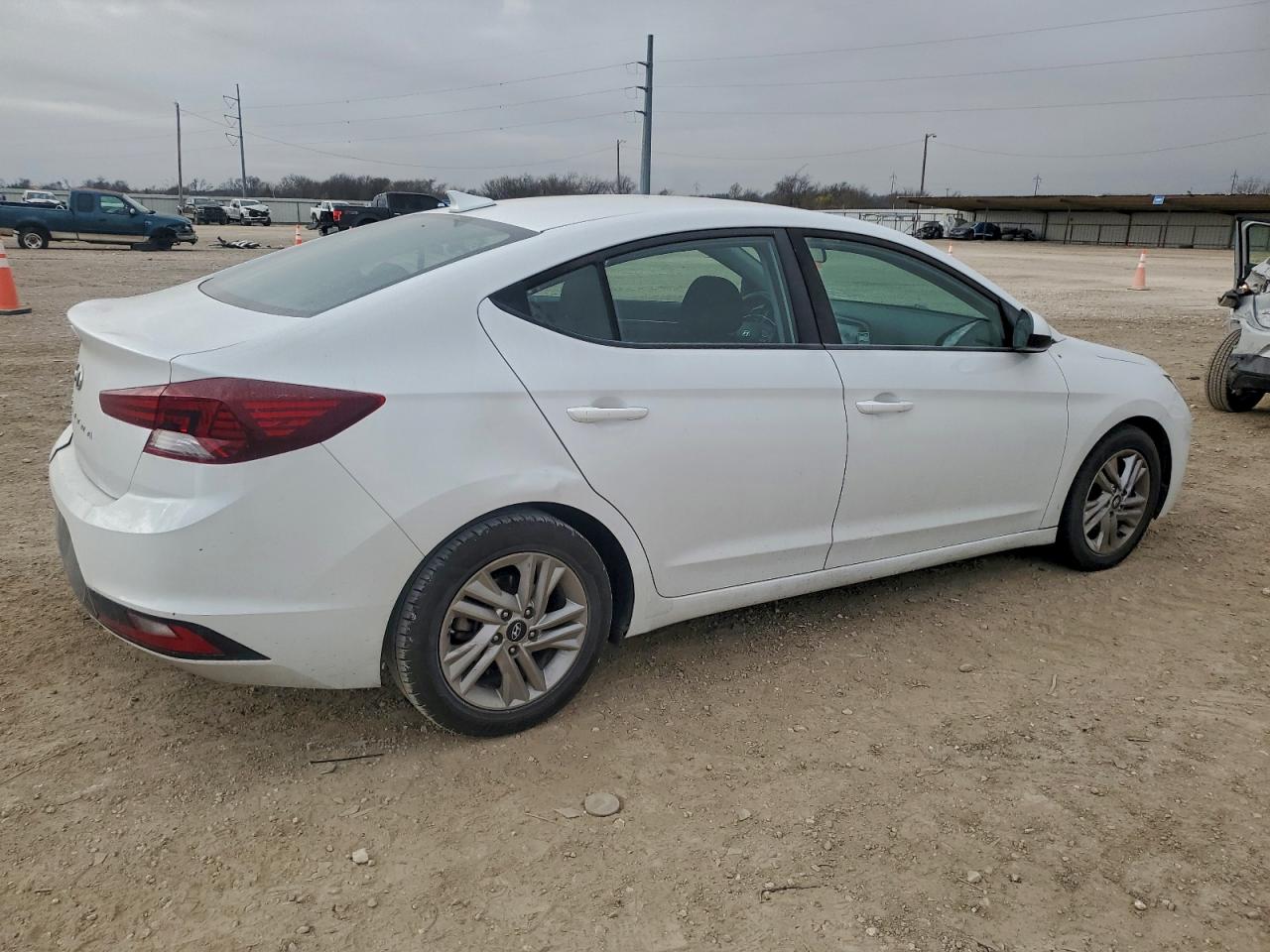 Hyundai ELANTRA Sel