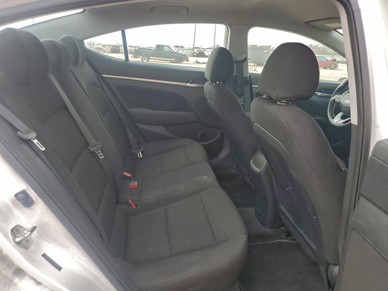 Hyundai ELANTRA Sel