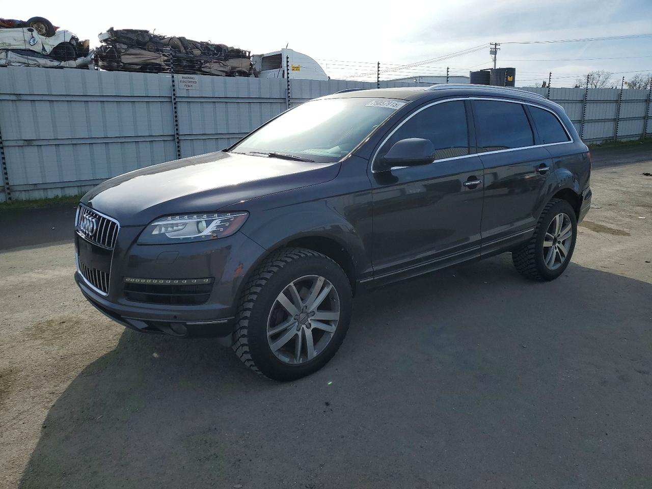 Salvage Audi Q7 Image