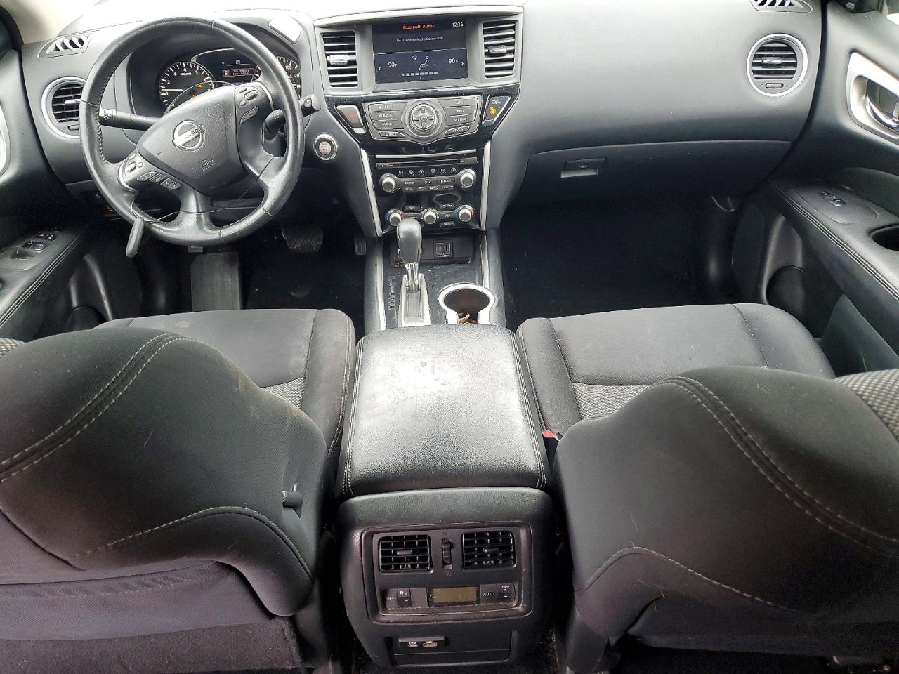 Nissan Pathfinder Sv