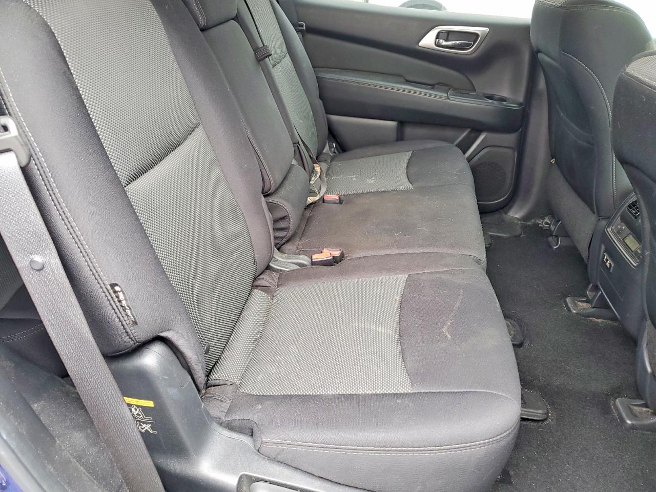 Nissan Pathfinder Sv