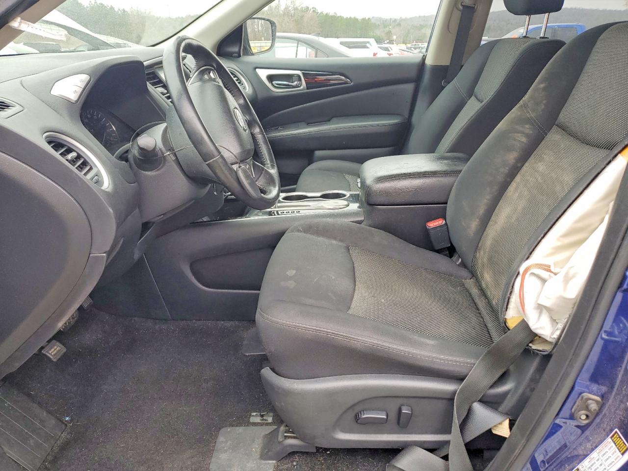 Nissan Pathfinder Sv