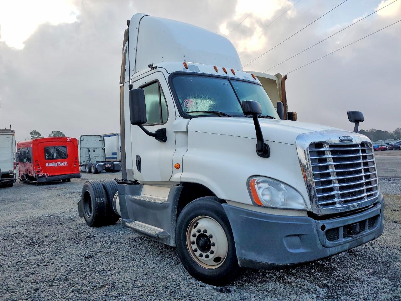 Salvage Freightliner Cascadia 1 Image