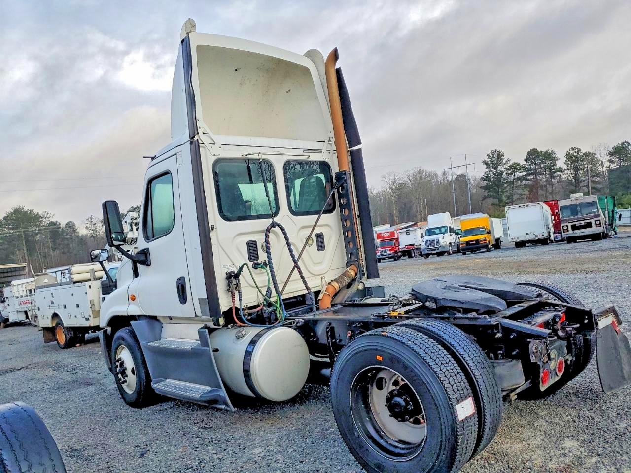 Freightliner Cascadia 1