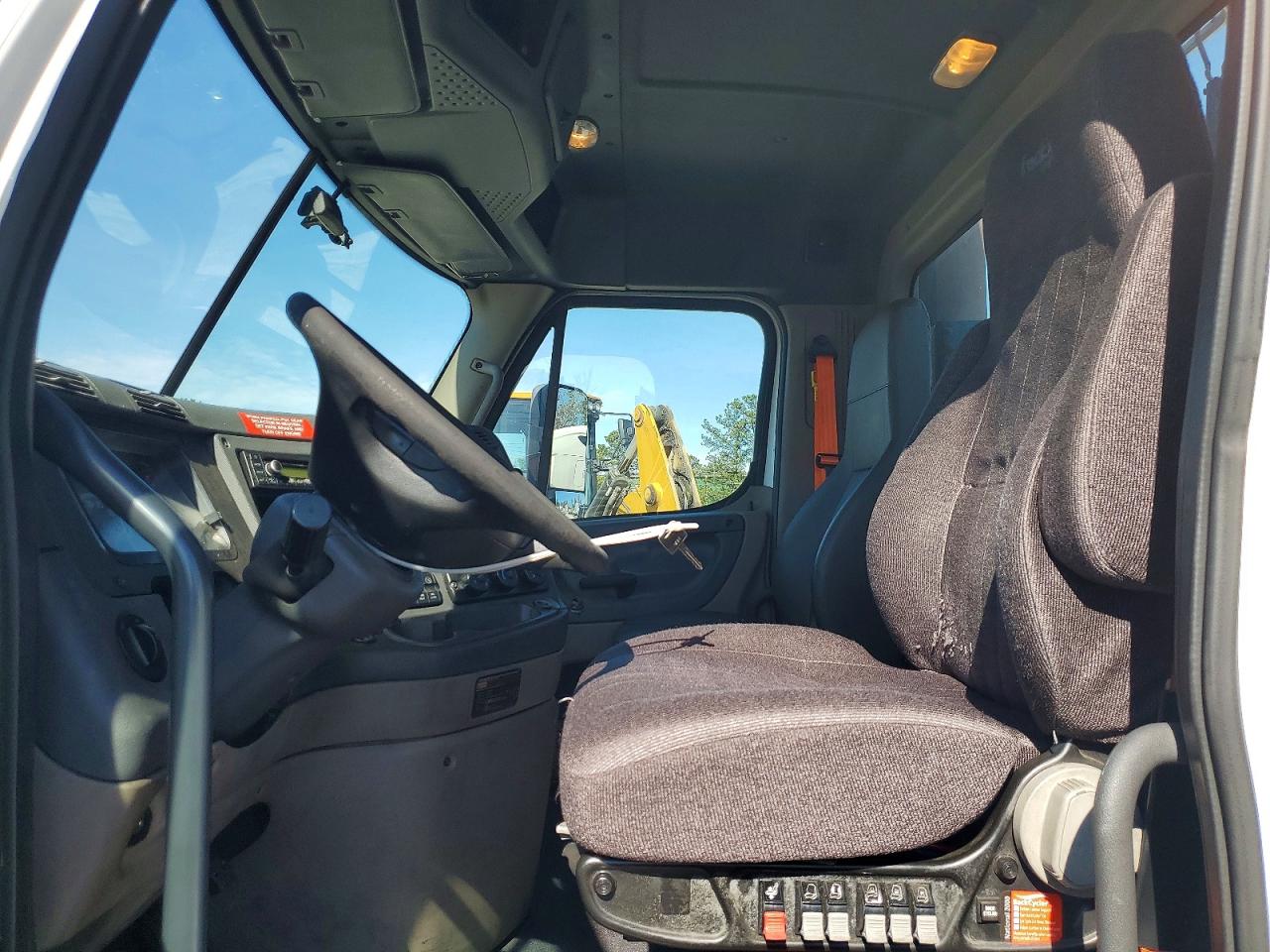 Freightliner Cascadia 1