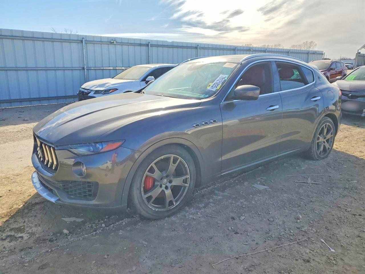 Salvage Maserati Levante Image