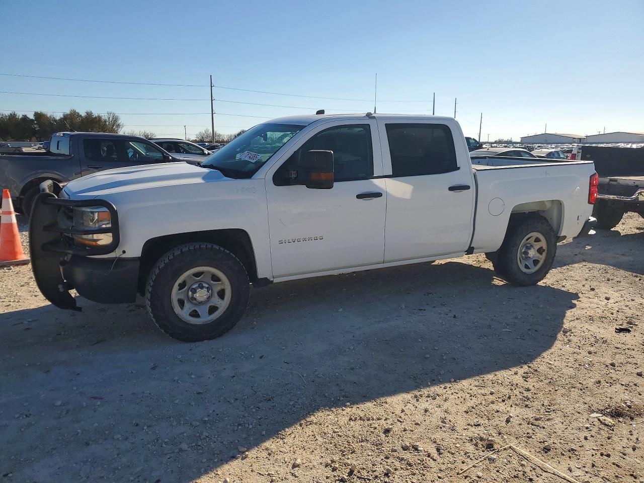 Salvage Chevrolet Silverado Image