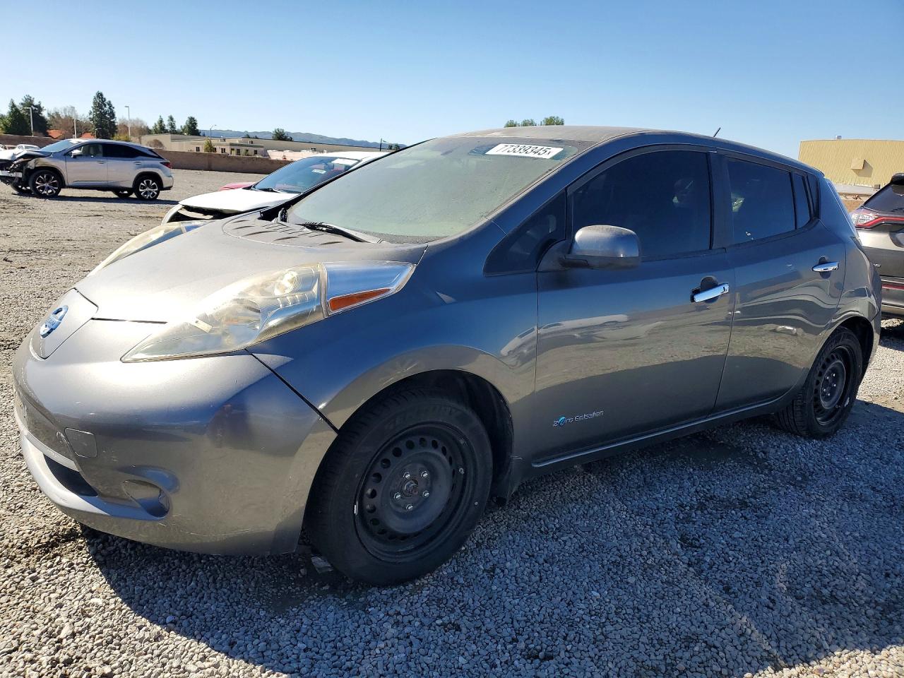Salvage Nissan LEAF Image
