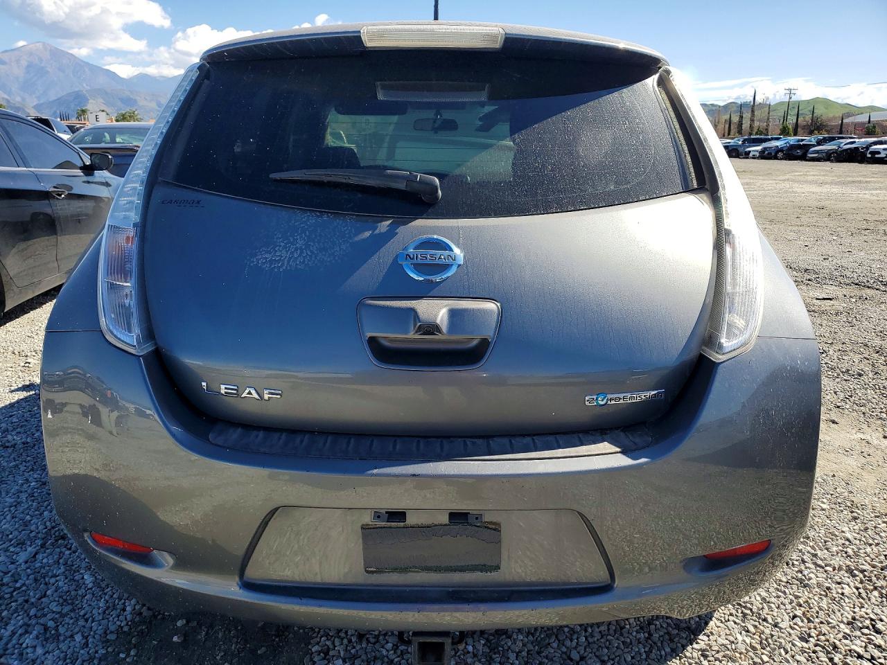 Nissan LEAF S
