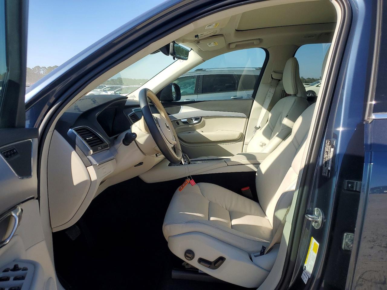 Volvo XC90 Core