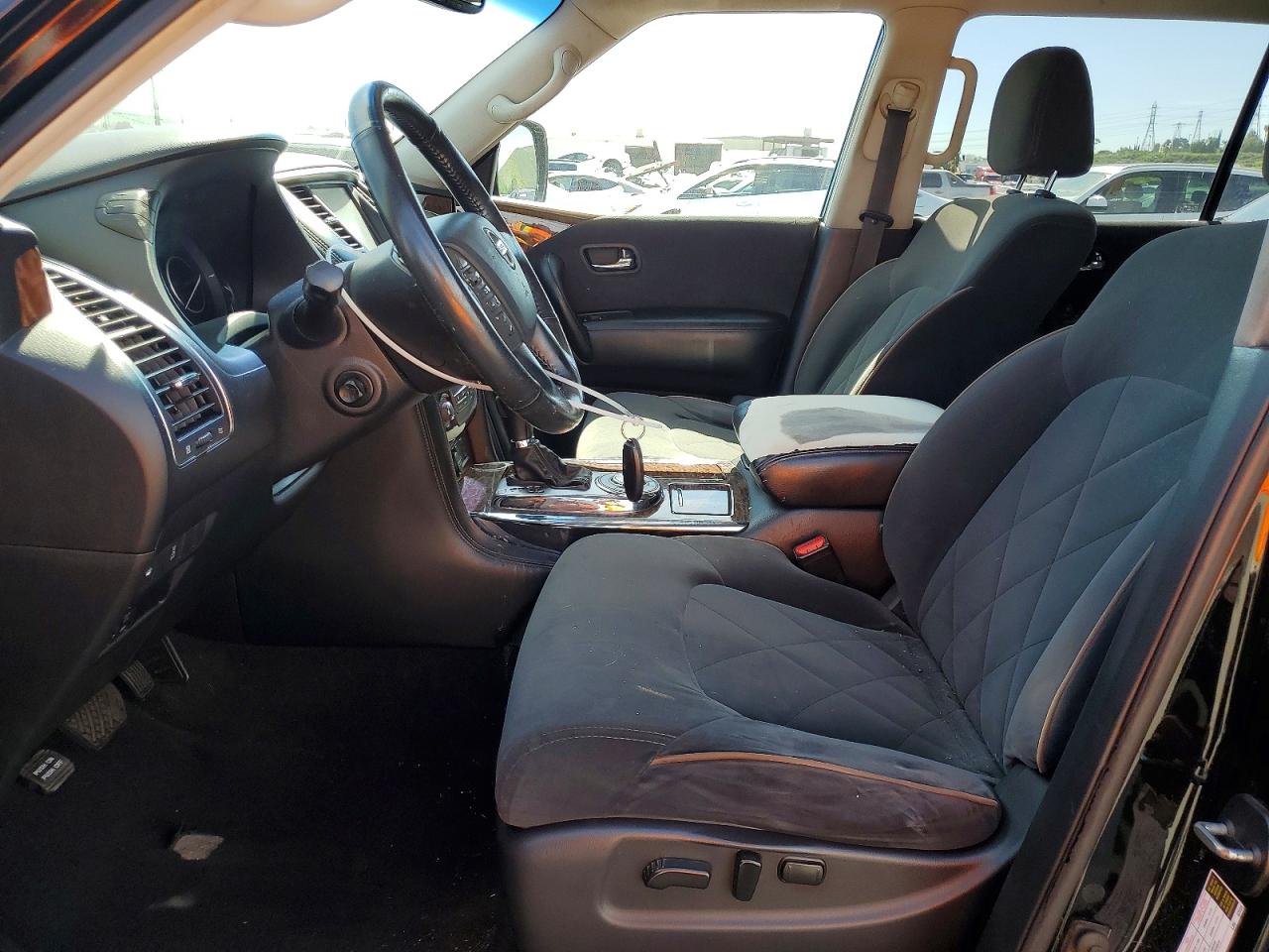 Nissan Armada Sv
