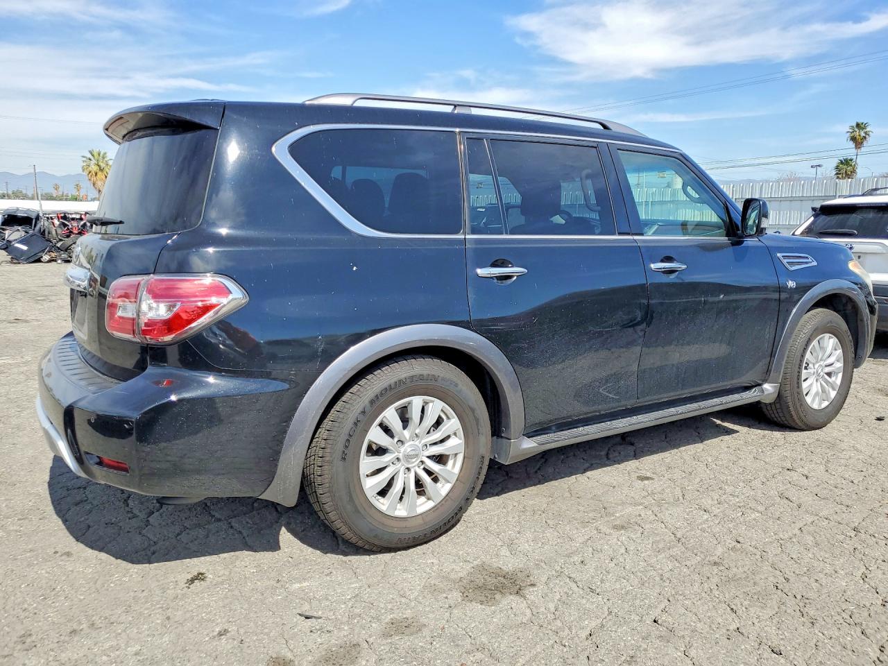 Nissan Armada Sv