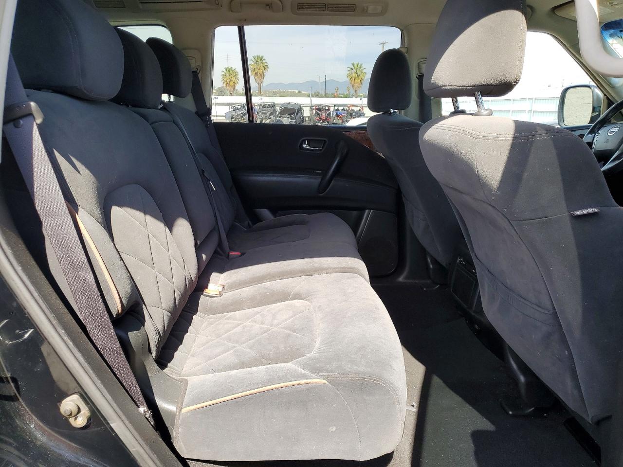Nissan Armada Sv
