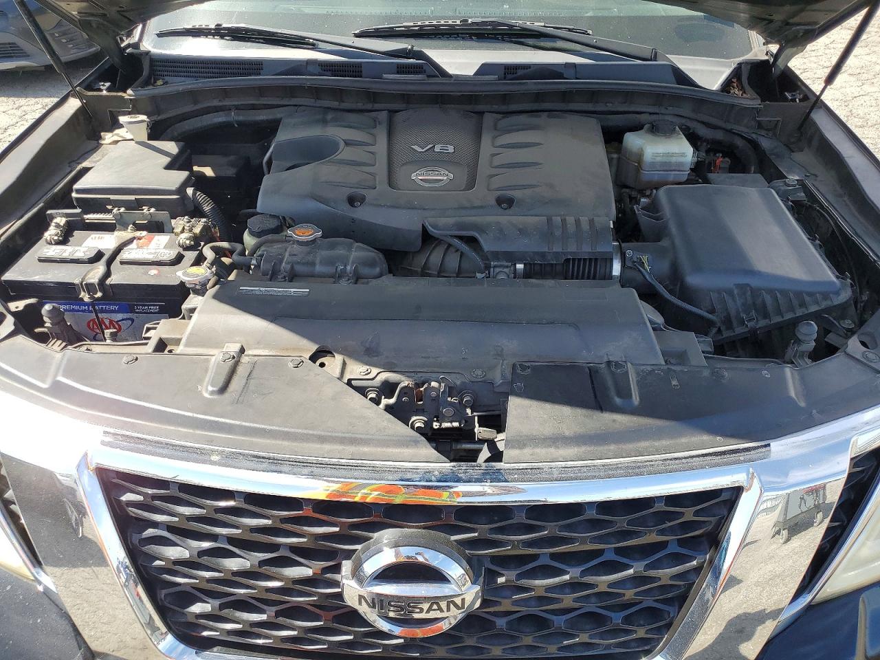 Nissan Armada Sv