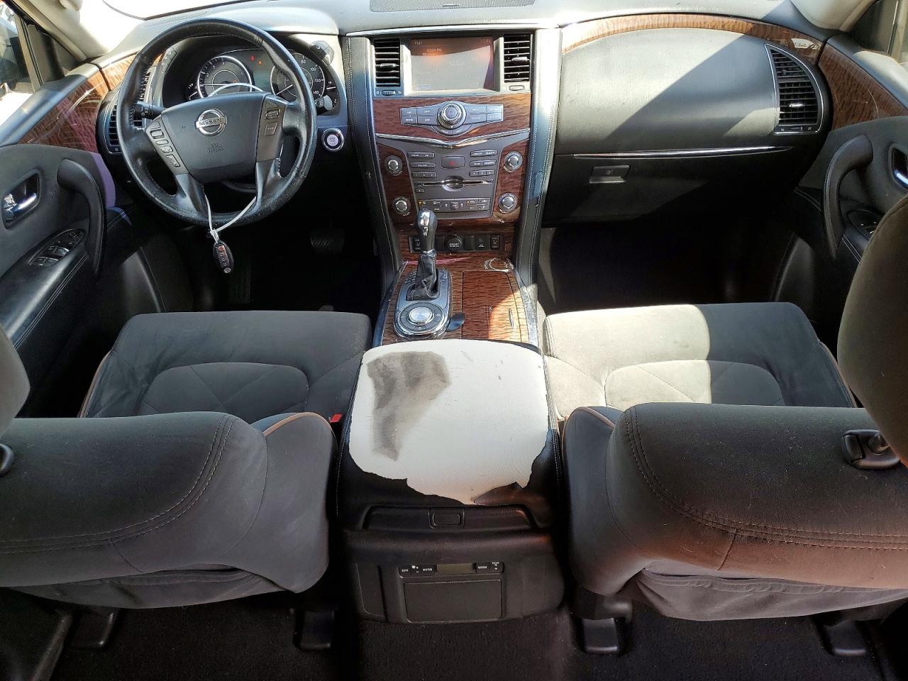 Nissan Armada Sv