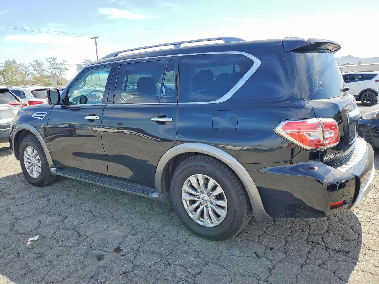 Nissan Armada Sv