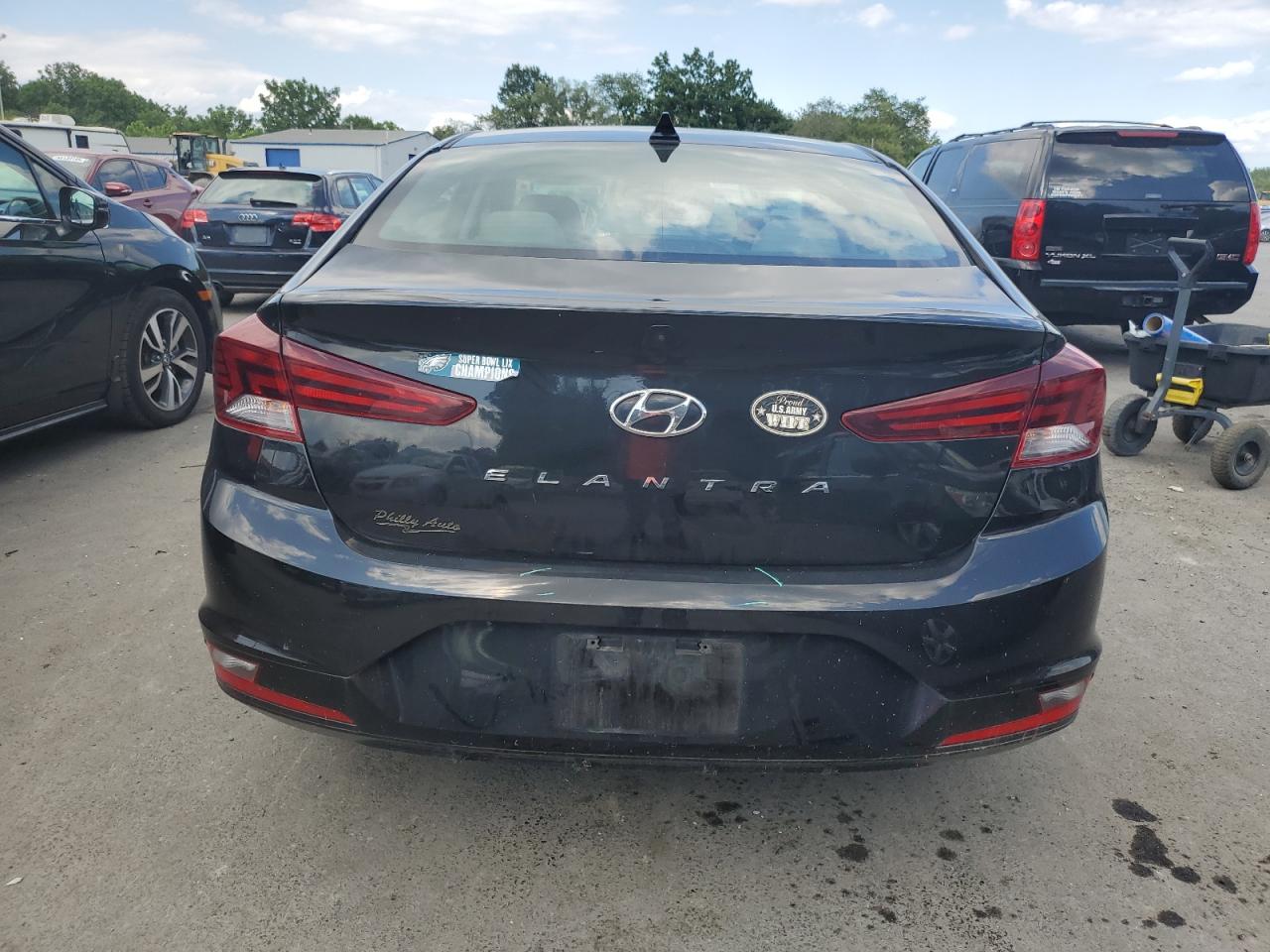 Hyundai ELANTRA Sel