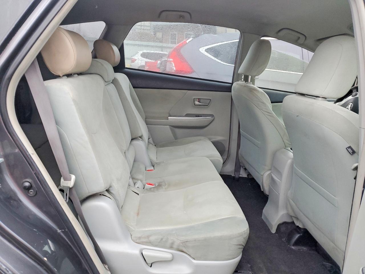 Toyota Prius v Two