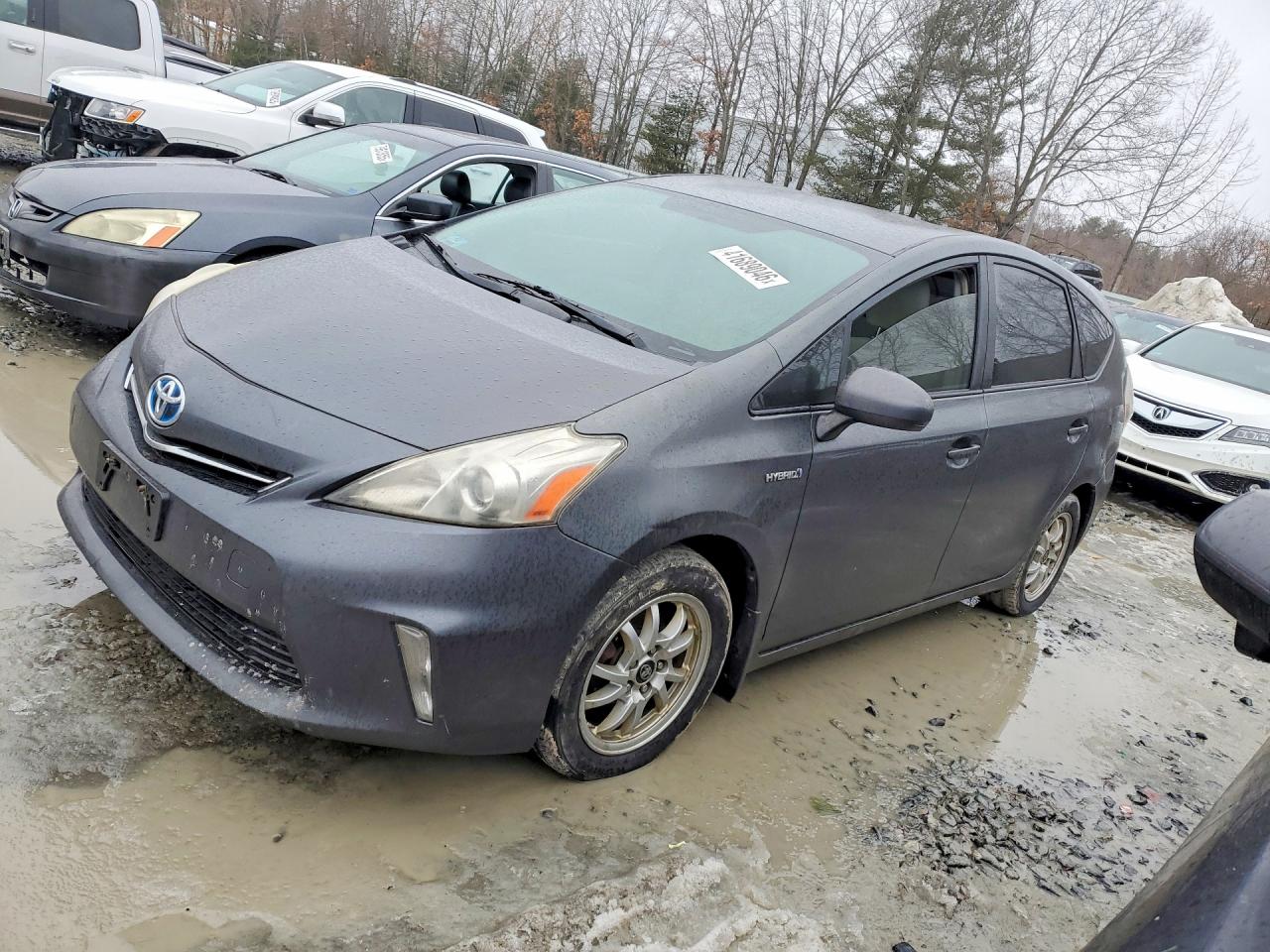 Salvage Toyota Prius v Image