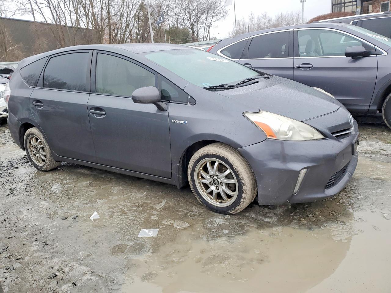 Toyota Prius v Two