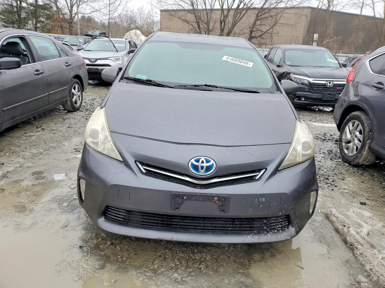 Toyota Prius v Two