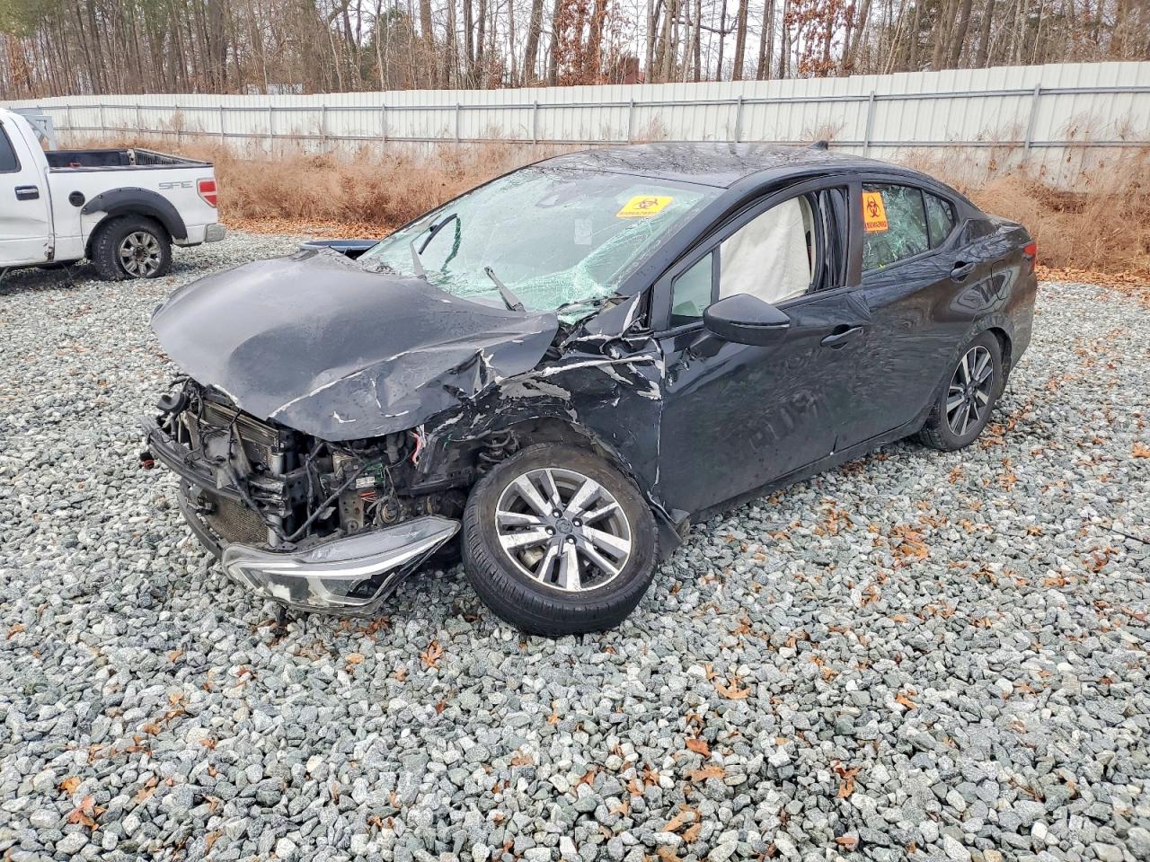 Salvage Nissan Versa Image