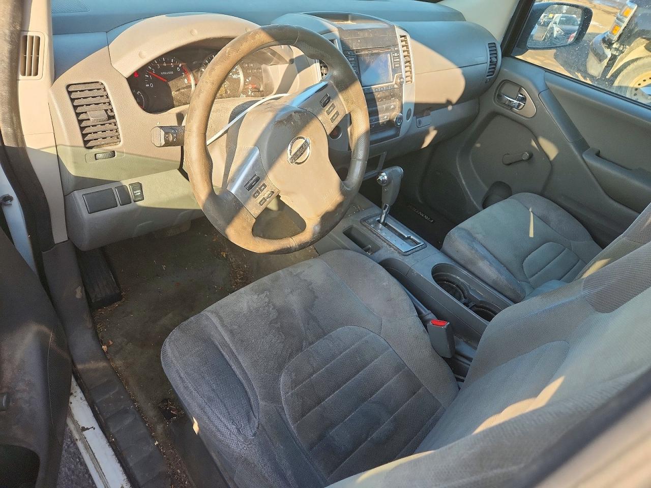 Nissan Frontier S