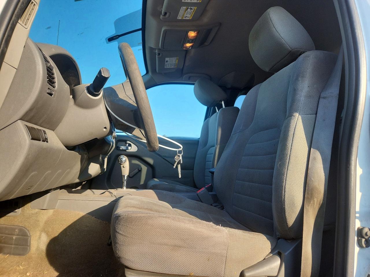 Nissan Frontier S
