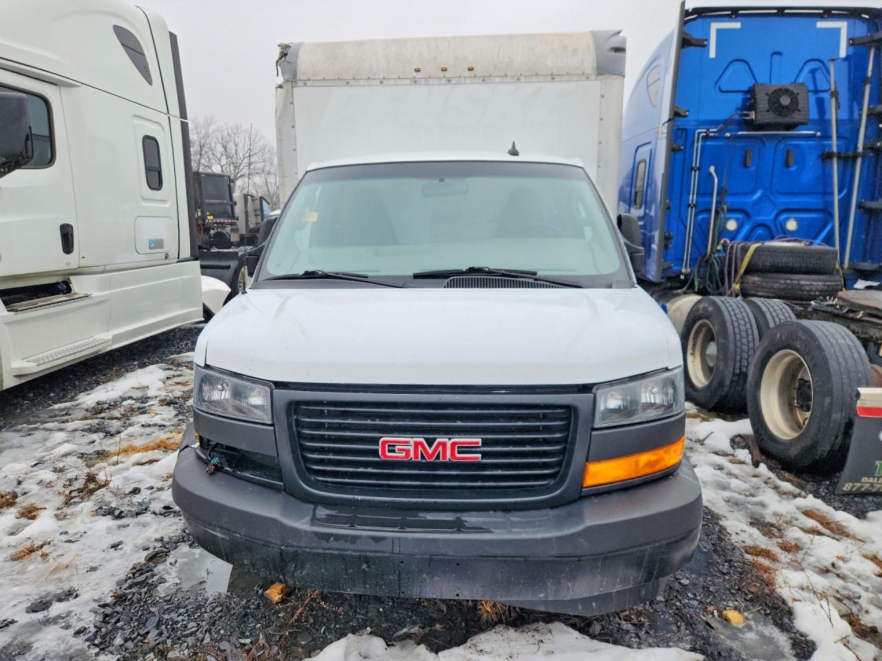 GMC Savana Cutaway G4500