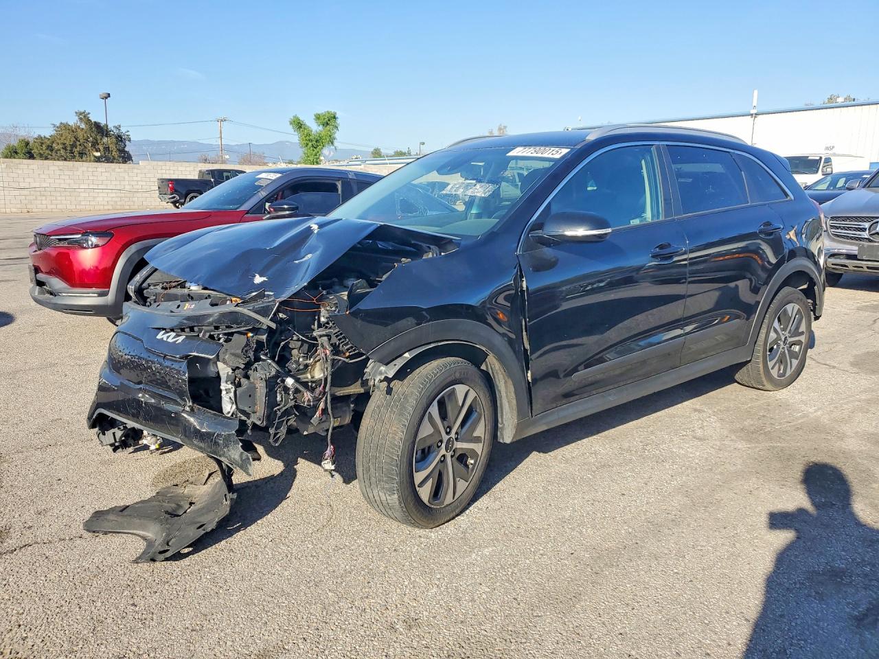Salvage Kia Niro Image