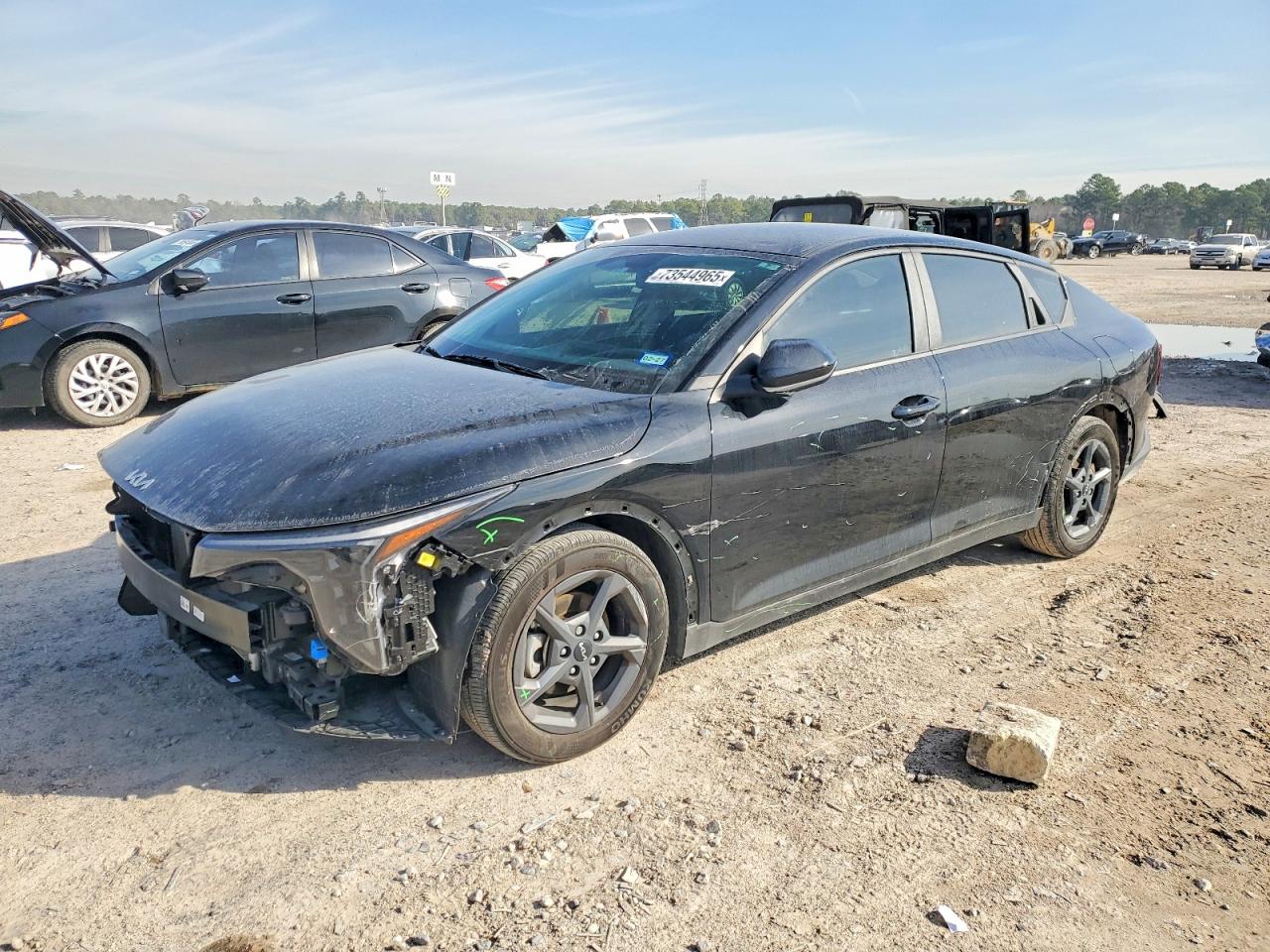 Salvage Kia K4 Image