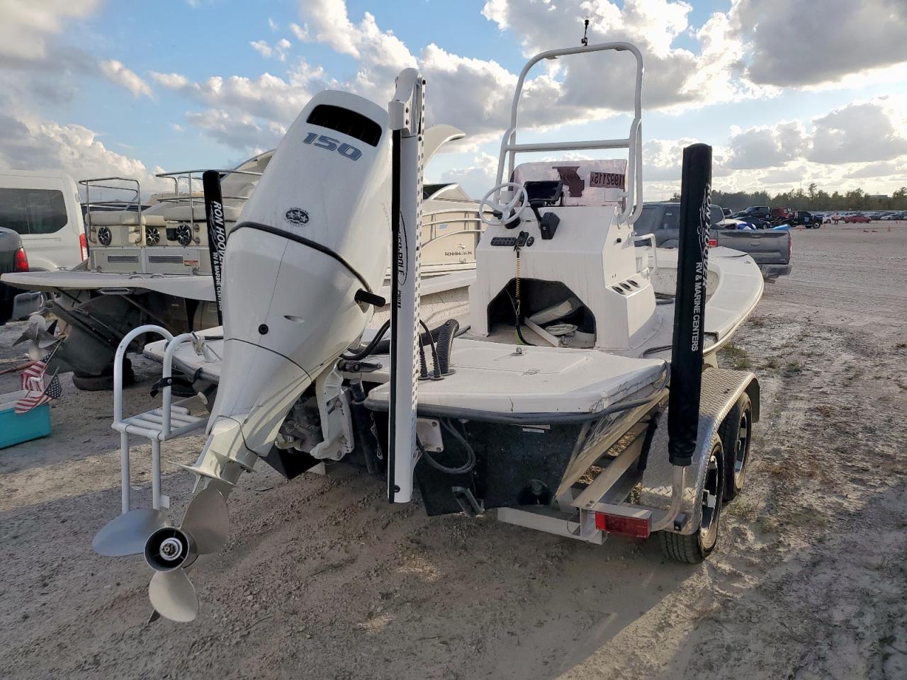 Majek Boat