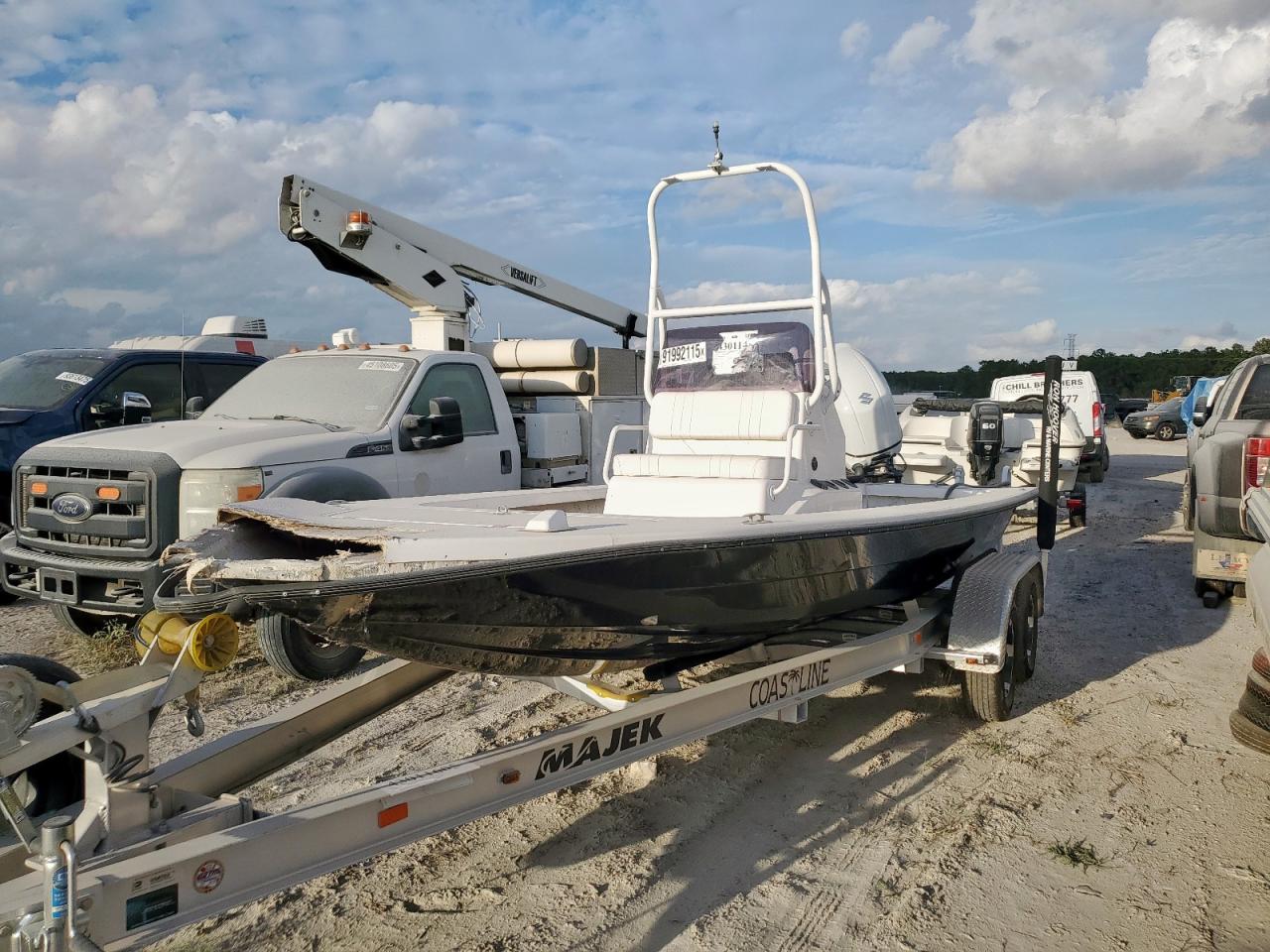 Majek Boat
