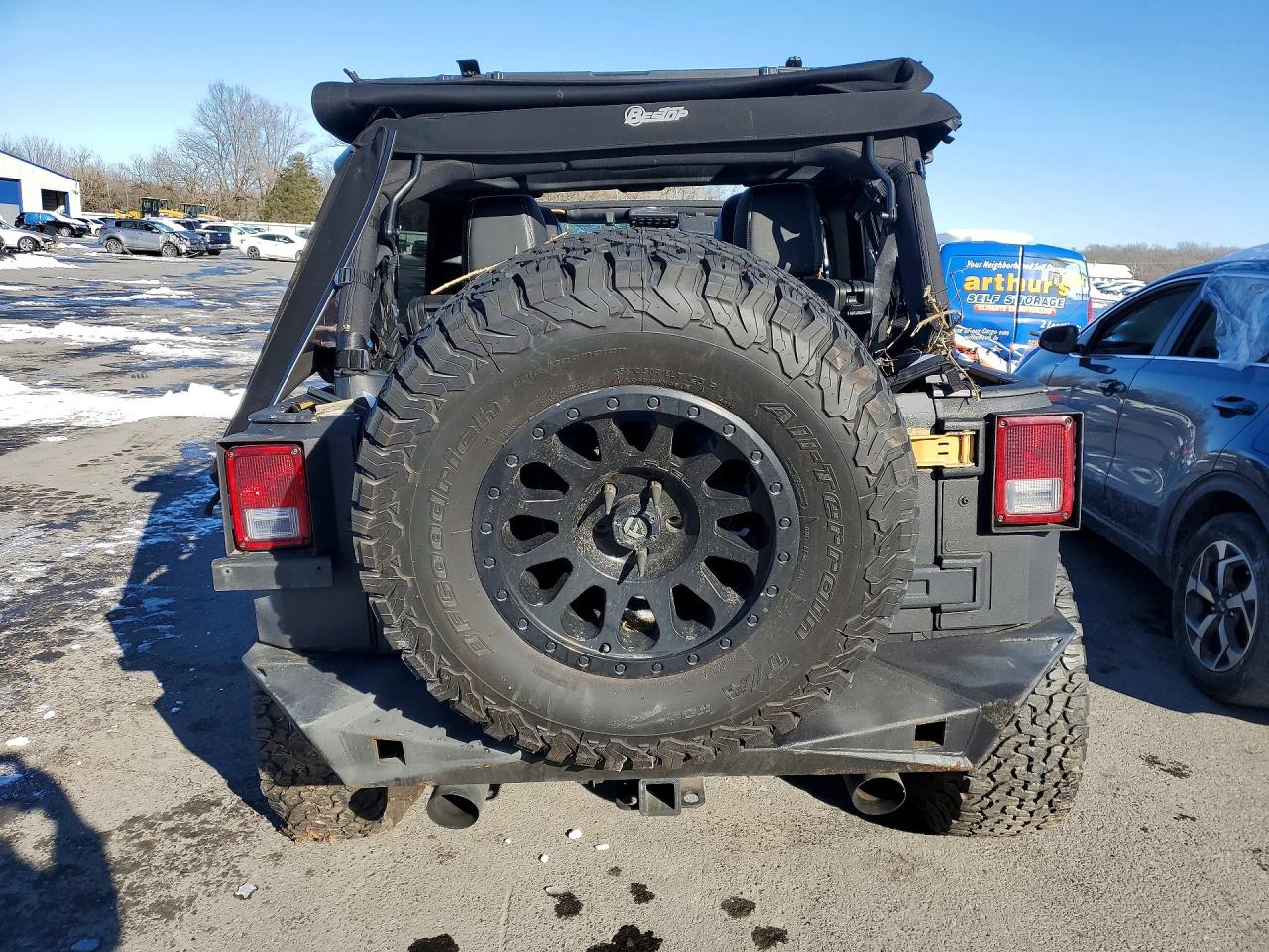 Jeep Wrangler Sahara