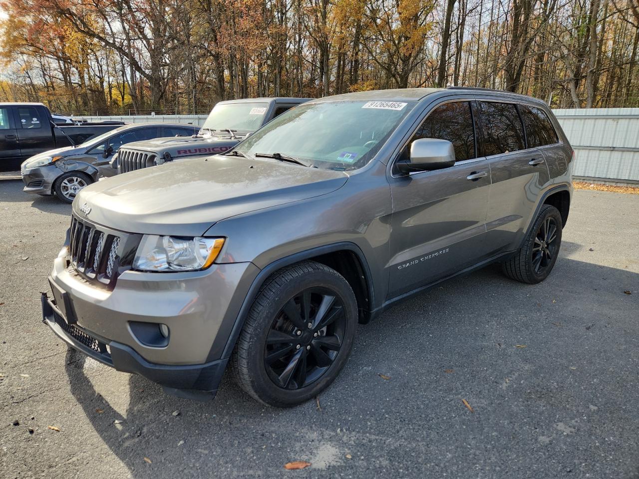 Salvage Jeep Grand Cherokee Image