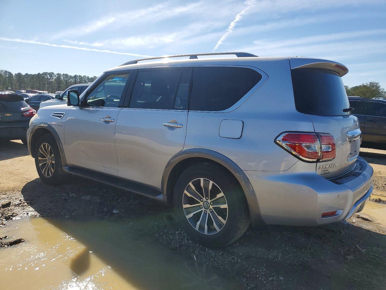 Nissan Armada Sv